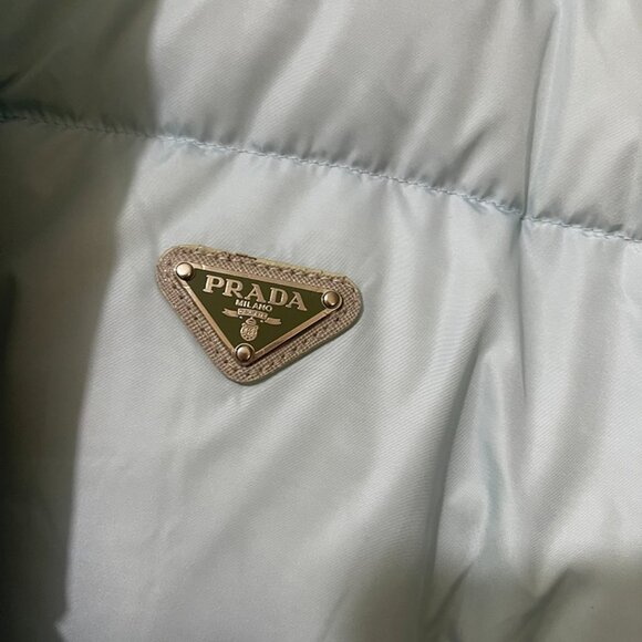 Prada Re-Nylon Cropped Convertible Puffer Jacket - Picture 2 of 12
